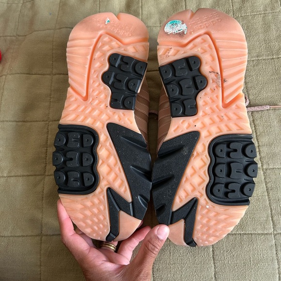 Women’s Adidas Nite Jogger Rose Gold Size 8 - Picture 2 of 6
